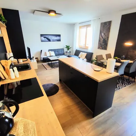 Loggia Park & Free Parking Apartment *