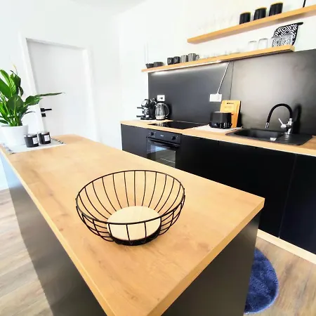 Apartment Loggia Park & Free Parking Zilina
