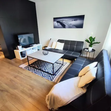 Loggia Park & Free Parking Apartment
